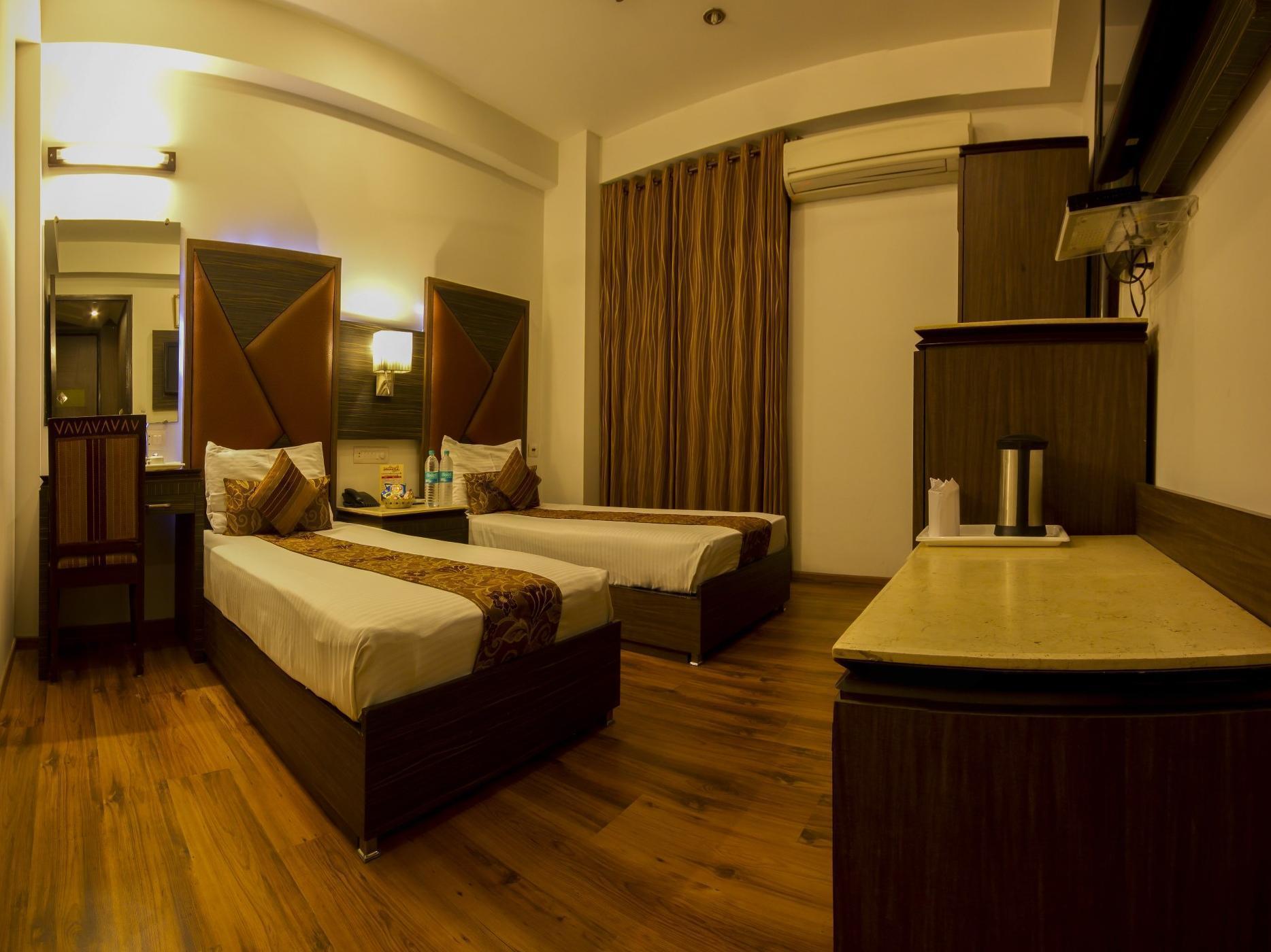Hotel Sunstar Heights Delhi  Eksteriør billede
