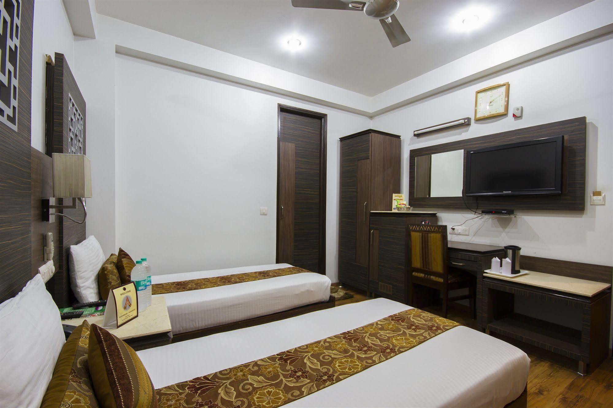 Hotel Sunstar Heights Delhi  Eksteriør billede